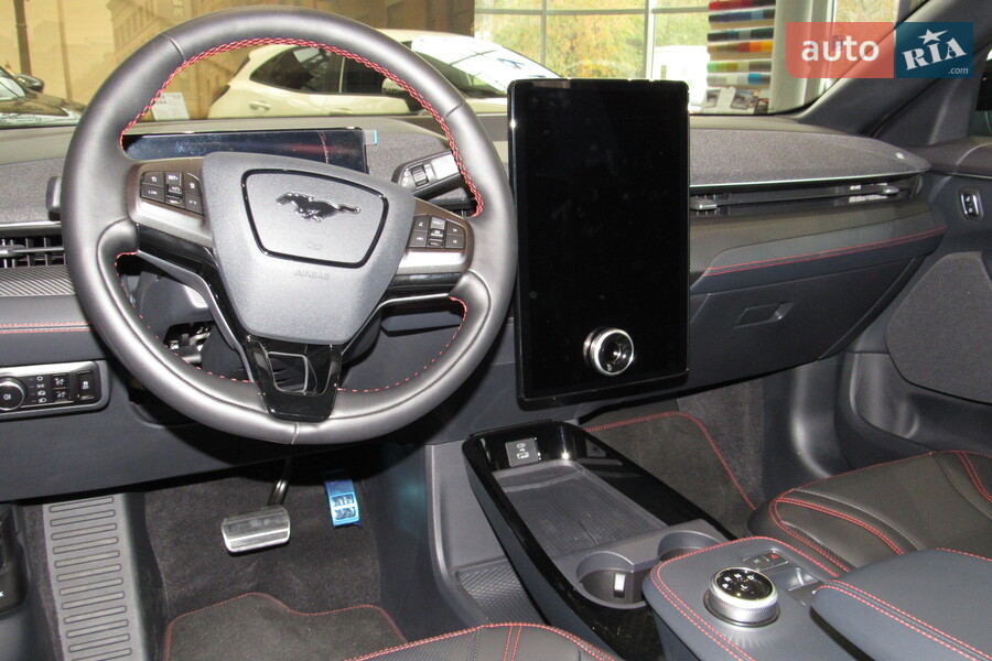 Ford Mustang Mach-E - фото 19