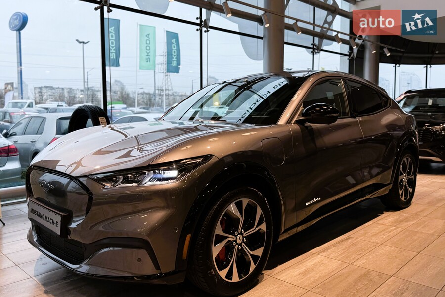 Ford Mustang Mach-E - фото 3