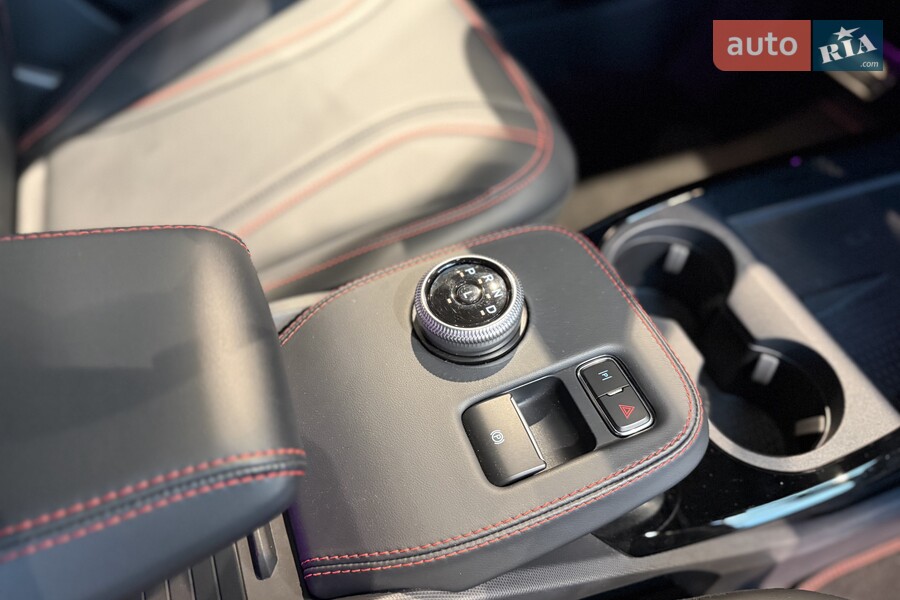 Ford Mustang Mach-E - фото 17