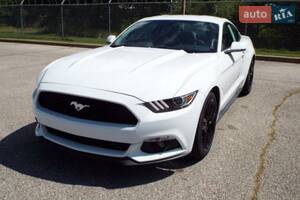 Ford Mustang 2018 года