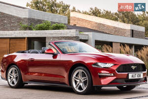 Ford Mustang 2018 года