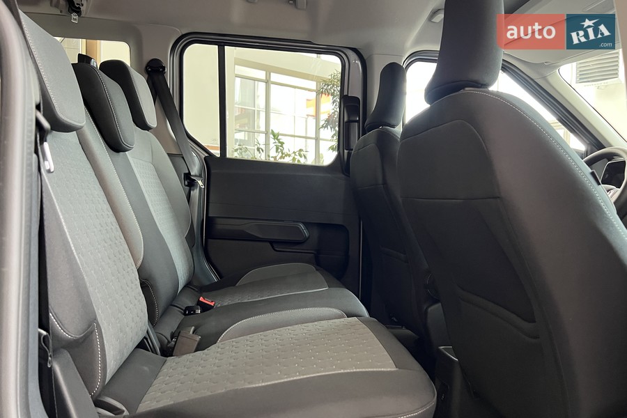 Ford Tourneo Courier - фото 17