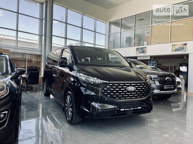 Ford Tourneo Custom 2025