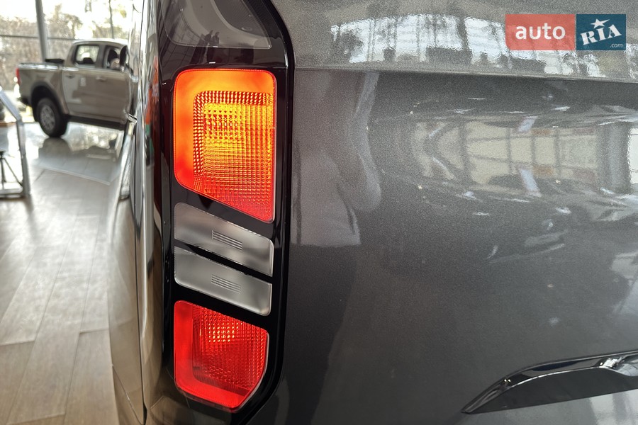 Ford Tourneo Custom - фото 13