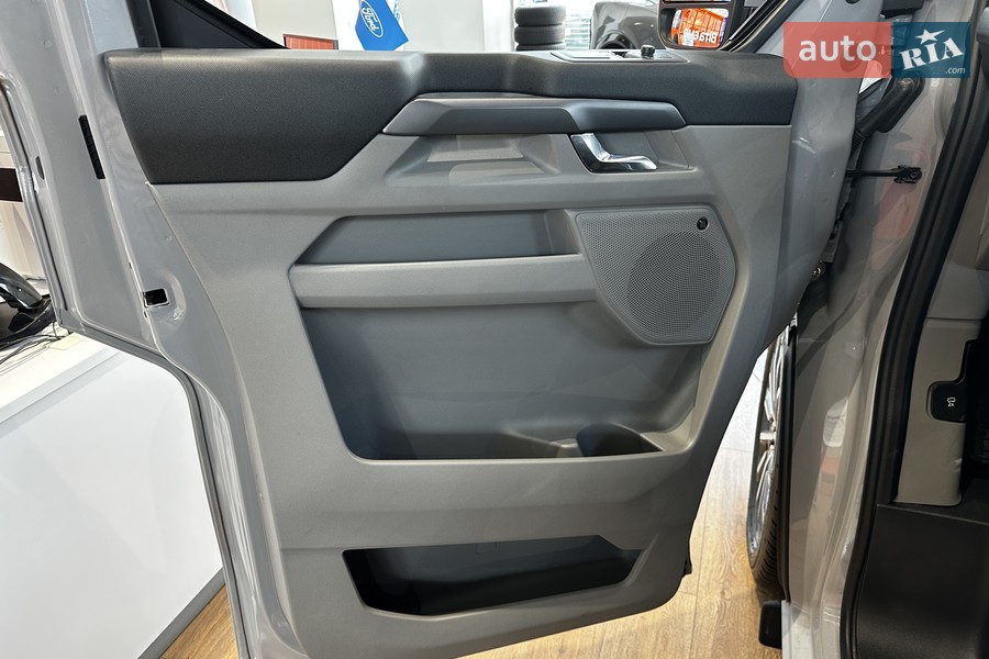 Ford Tourneo Custom - фото 12