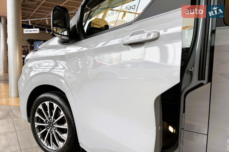 Ford Tourneo Custom - фото 12