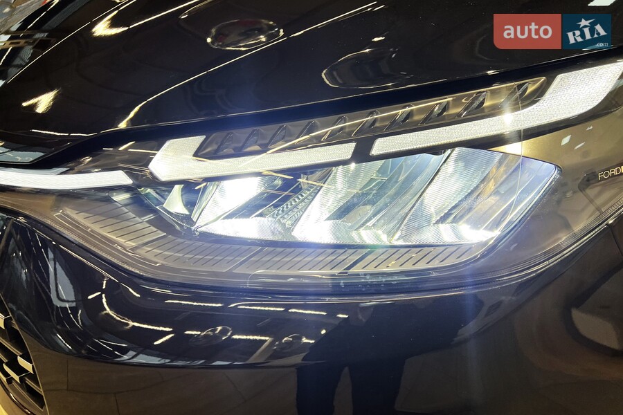 Ford Tourneo Custom - фото 10