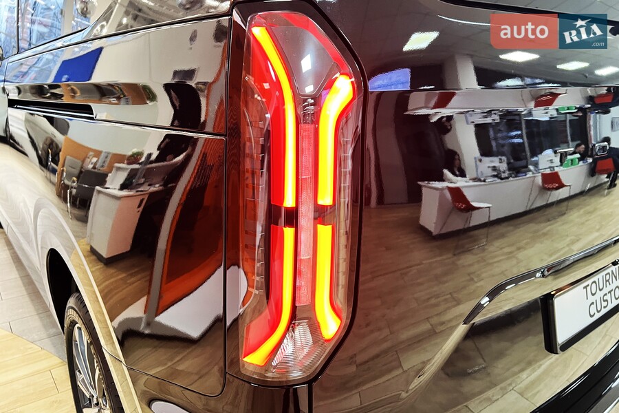Ford Tourneo Custom - фото 12