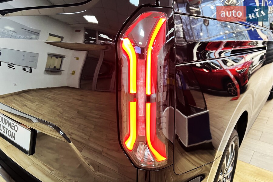 Ford Tourneo Custom - фото 13