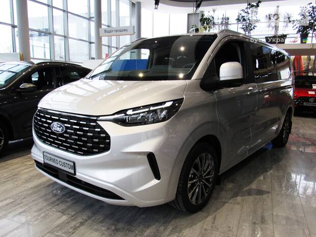 Ford Tourneo Custom 2025