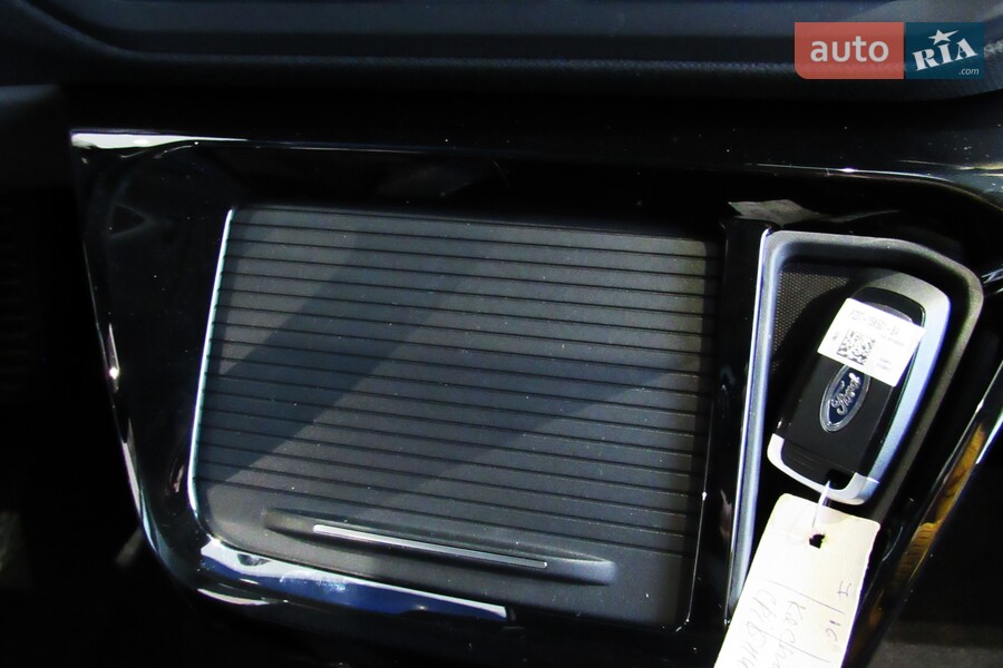 Ford Tourneo Custom - фото 12