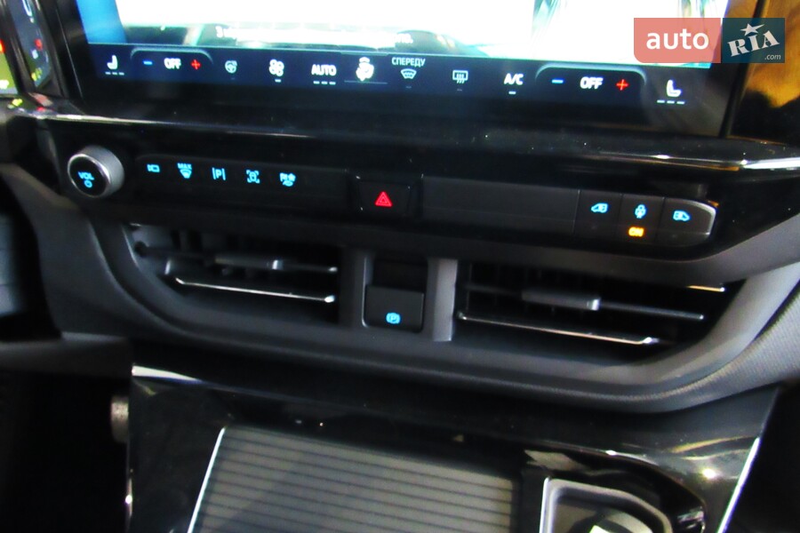 Ford Tourneo Custom - фото 13