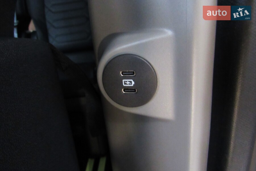 Ford Tourneo Custom - фото 14