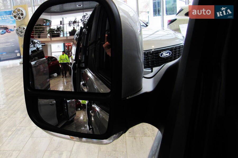 Ford Tourneo Custom - фото 11