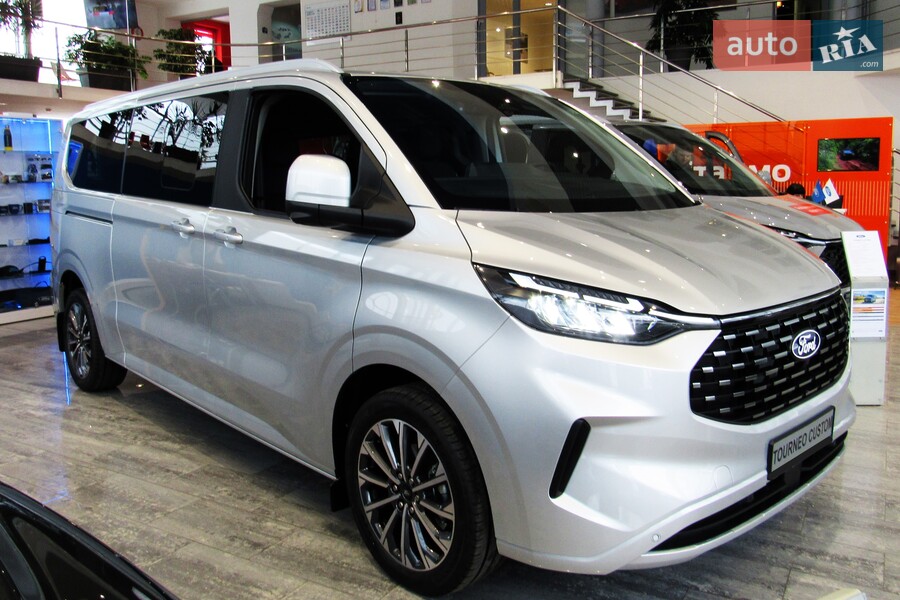 Ford Tourneo Custom - фото 2