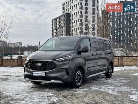 Ford Tourneo Custom 2025