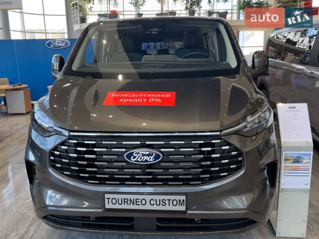 Ford Tourneo Custom 2025