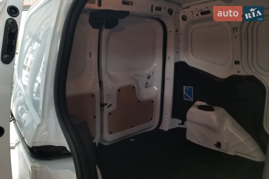 Ford Transit Courier - фото 13