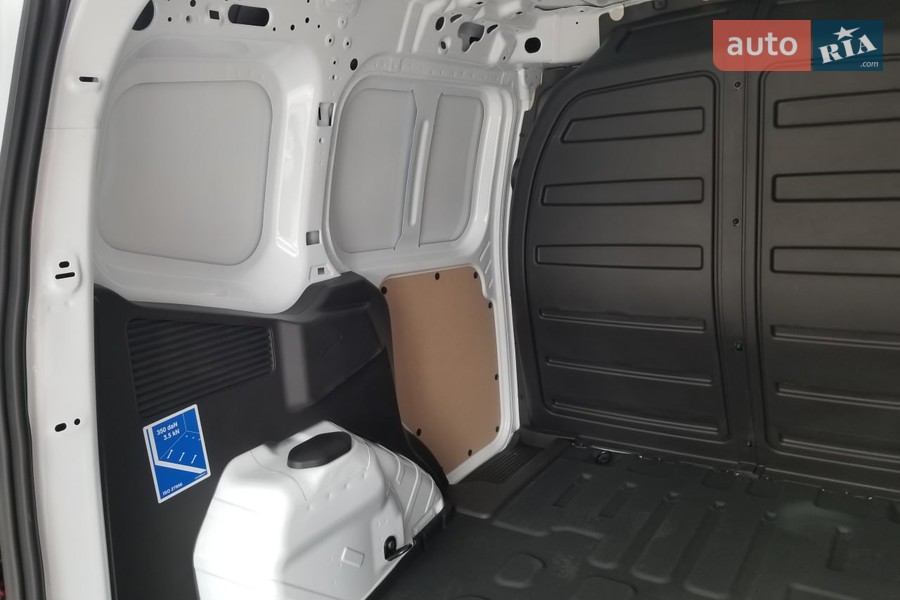 Ford Transit Courier - фото 12