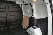 Ford Transit Courier - фото 14