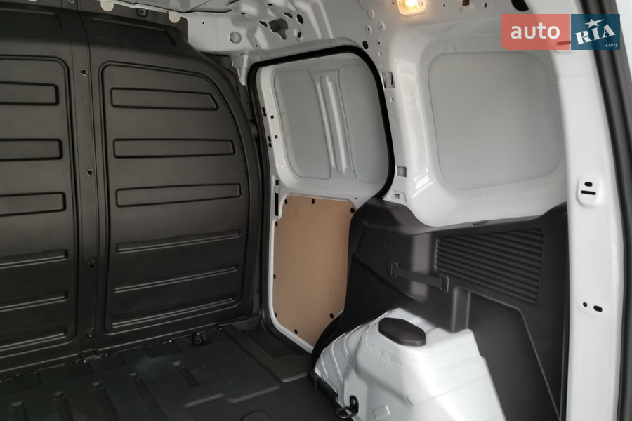 Ford Transit Courier - фото 14