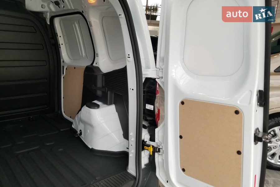 Ford Transit Courier - фото 18