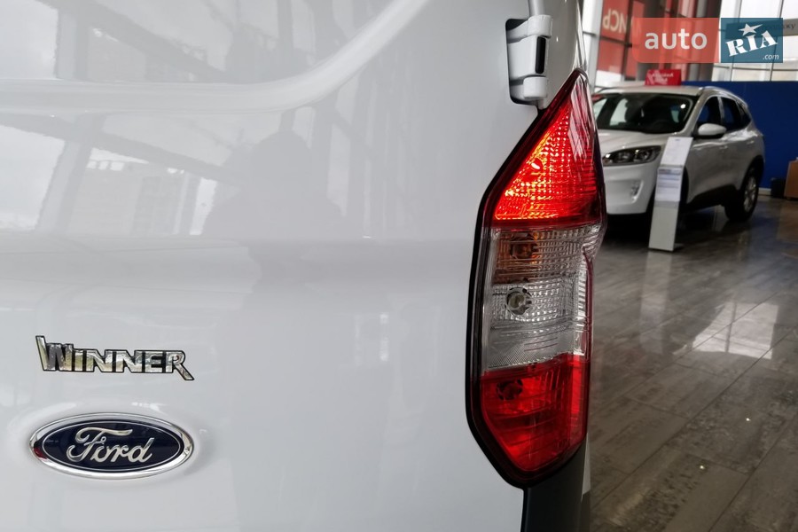 Ford Transit Courier - фото 9