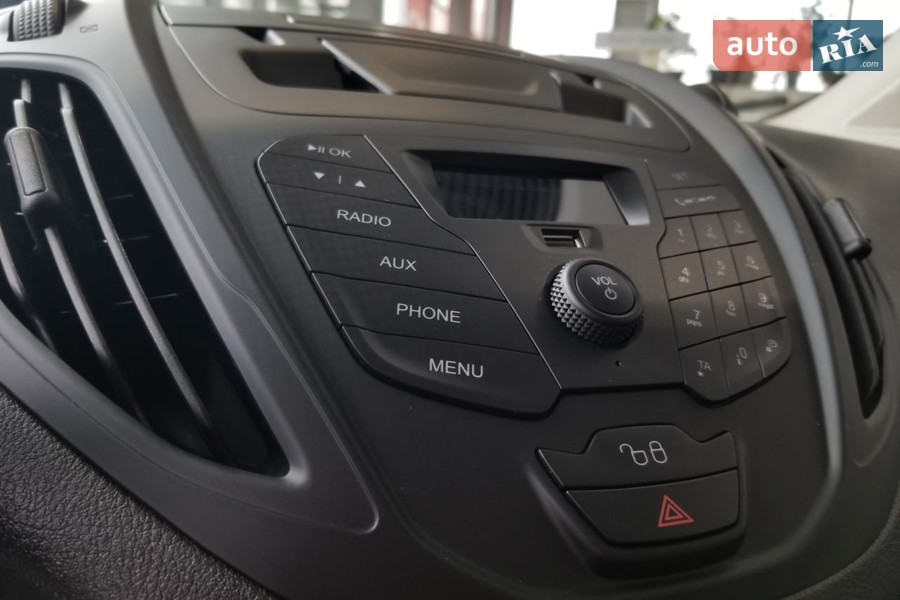 Ford Transit Courier - фото 24