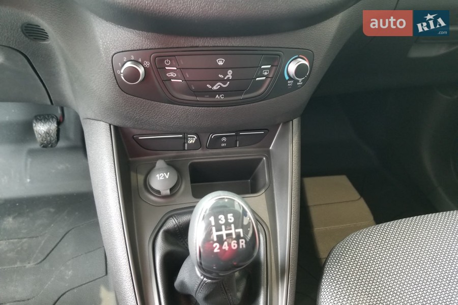 Ford Transit Courier - фото 27