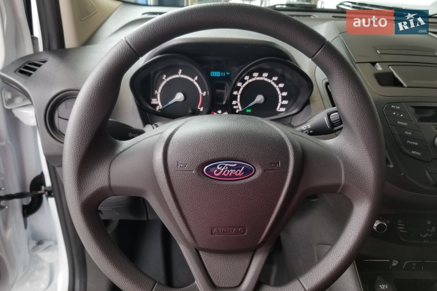 Ford Transit Courier - фото 17
