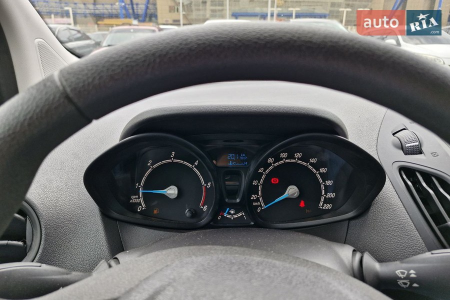 Ford Transit Courier - фото 11