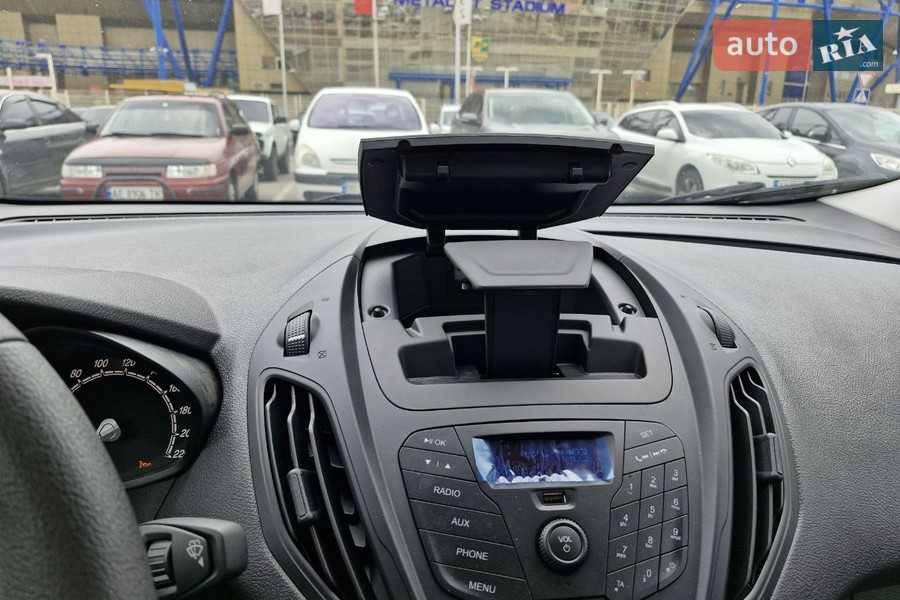 Ford Transit Courier - фото 13