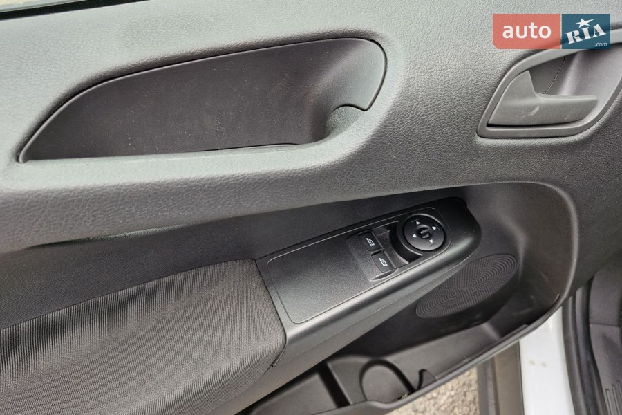 Ford Transit Courier - фото 10