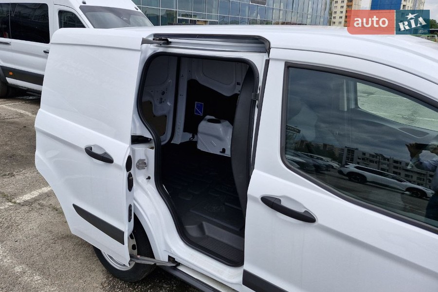 Ford Transit Courier - фото 8