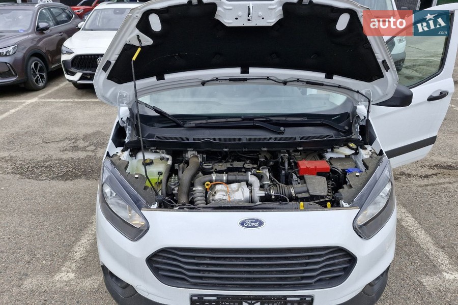 Ford Transit Courier - фото 17