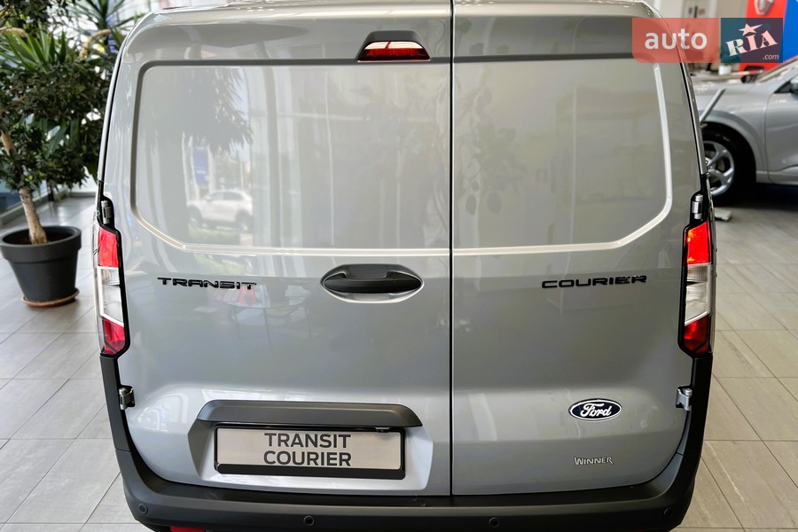 Ford Transit Courier - фото 7
