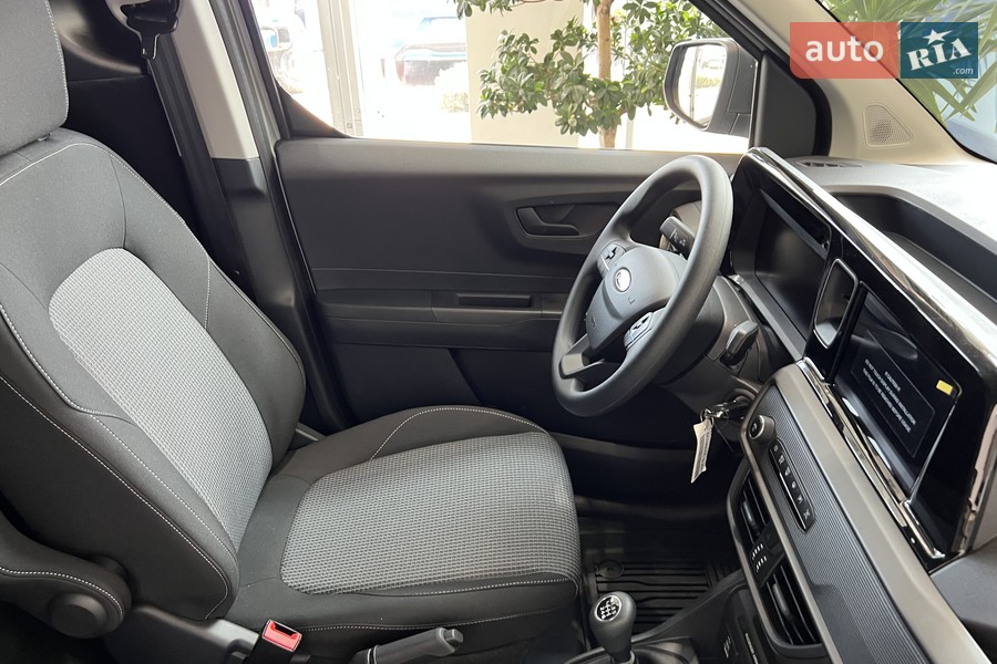 Ford Transit Courier - фото 15