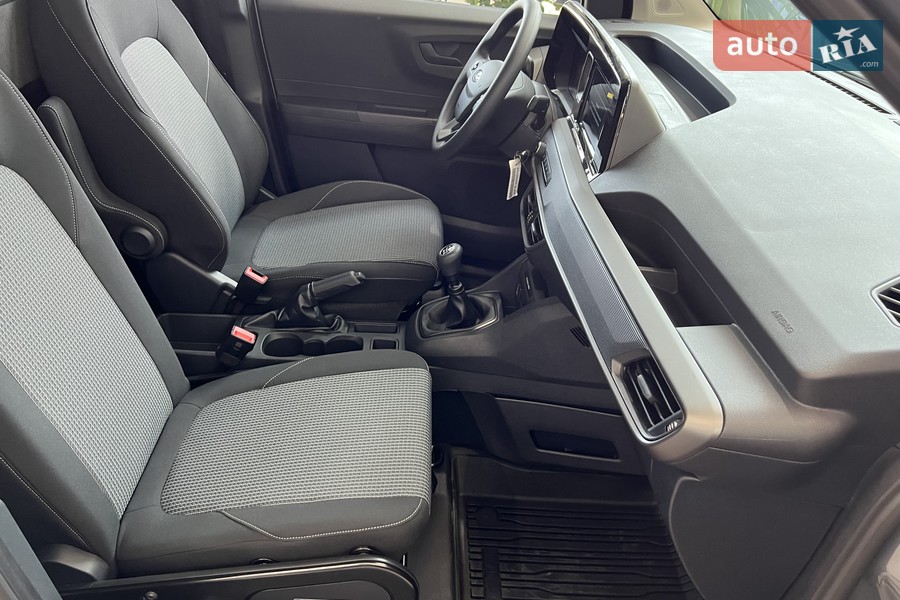 Ford Transit Courier - фото 13
