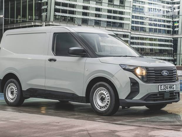 Ford Transit Courier 2025