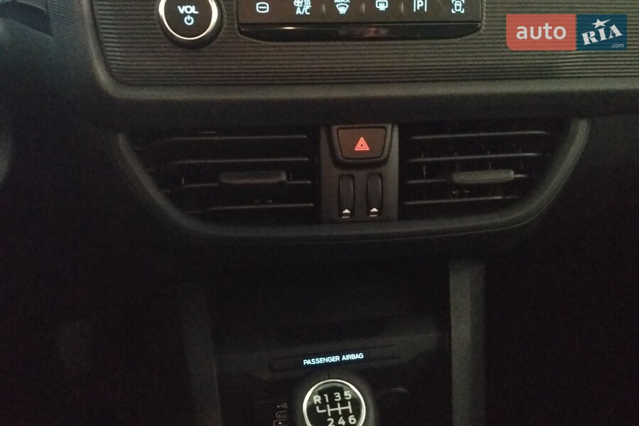 Ford Transit Courier - фото 12