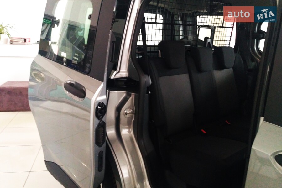 Ford Transit Courier - фото 9