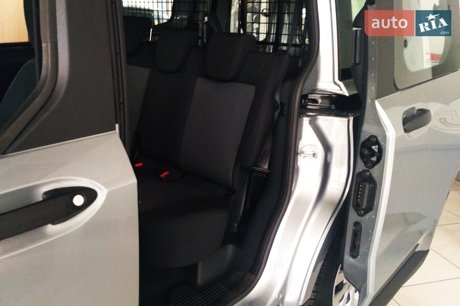 Ford Transit Courier - фото 18