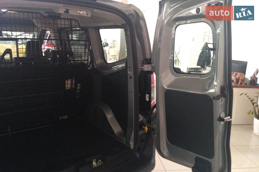 Ford Transit Courier - фото 20