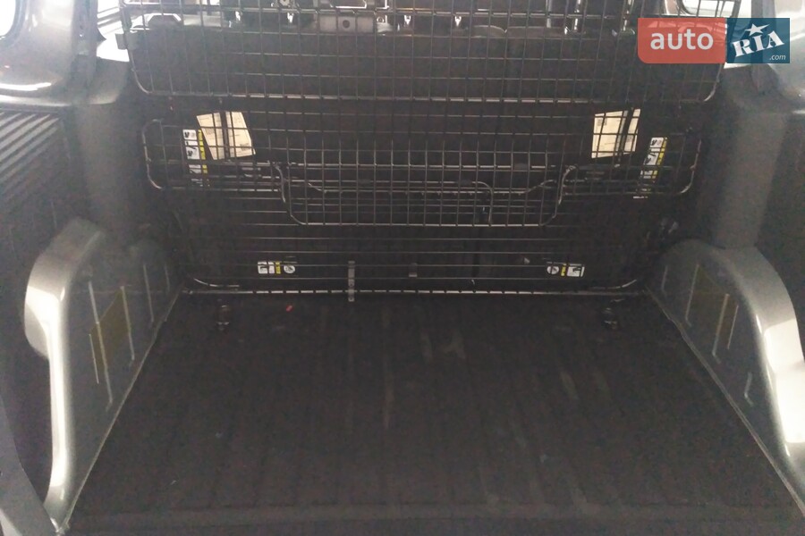 Ford Transit Courier - фото 22