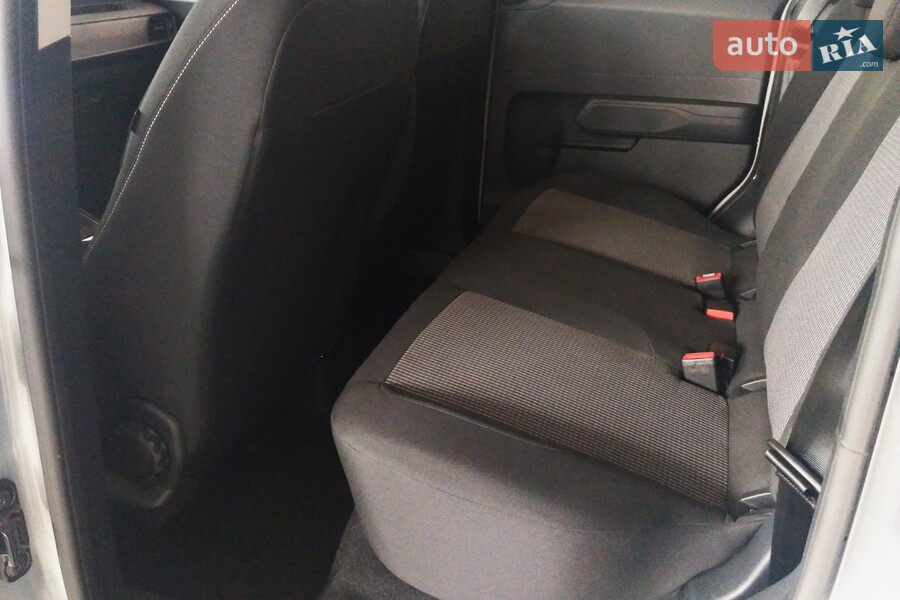 Ford Transit Courier - фото 21