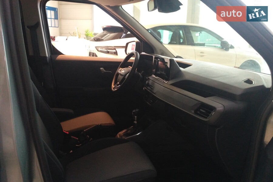 Ford Transit Courier - фото 26