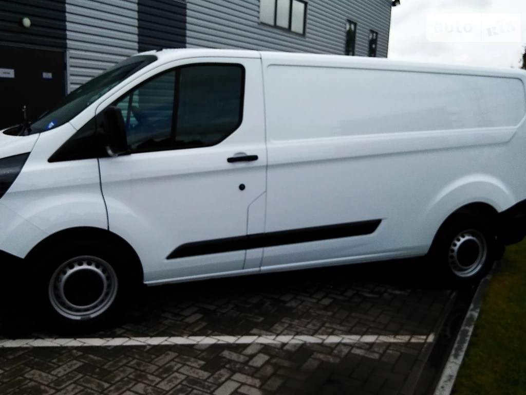 Ford Transit Custom Amb Plus