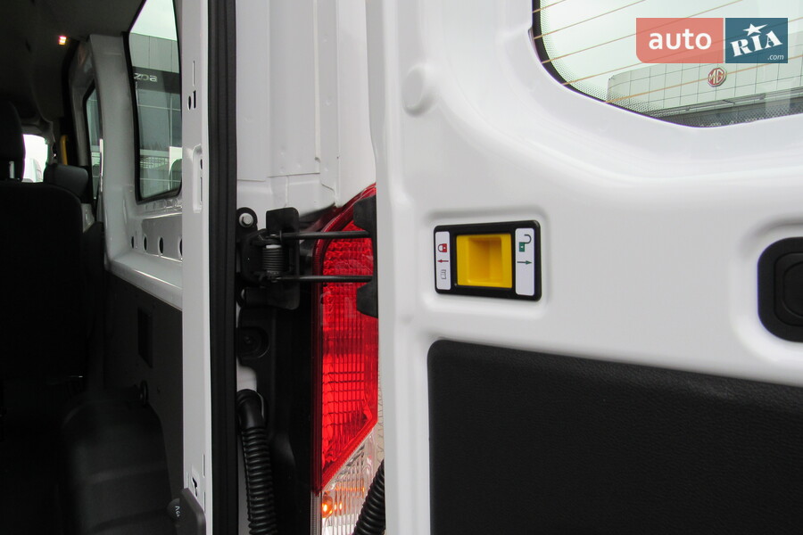 Ford Transit - фото 12