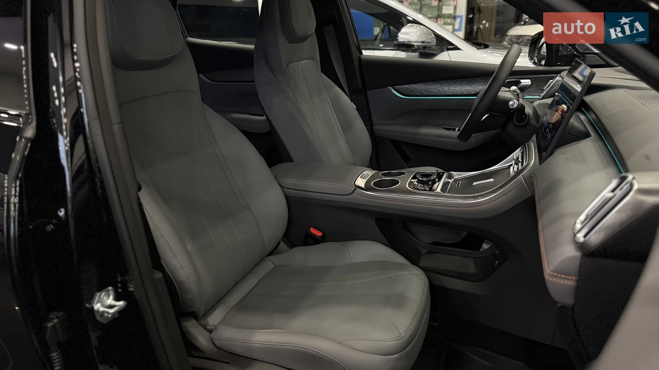 Geely-29