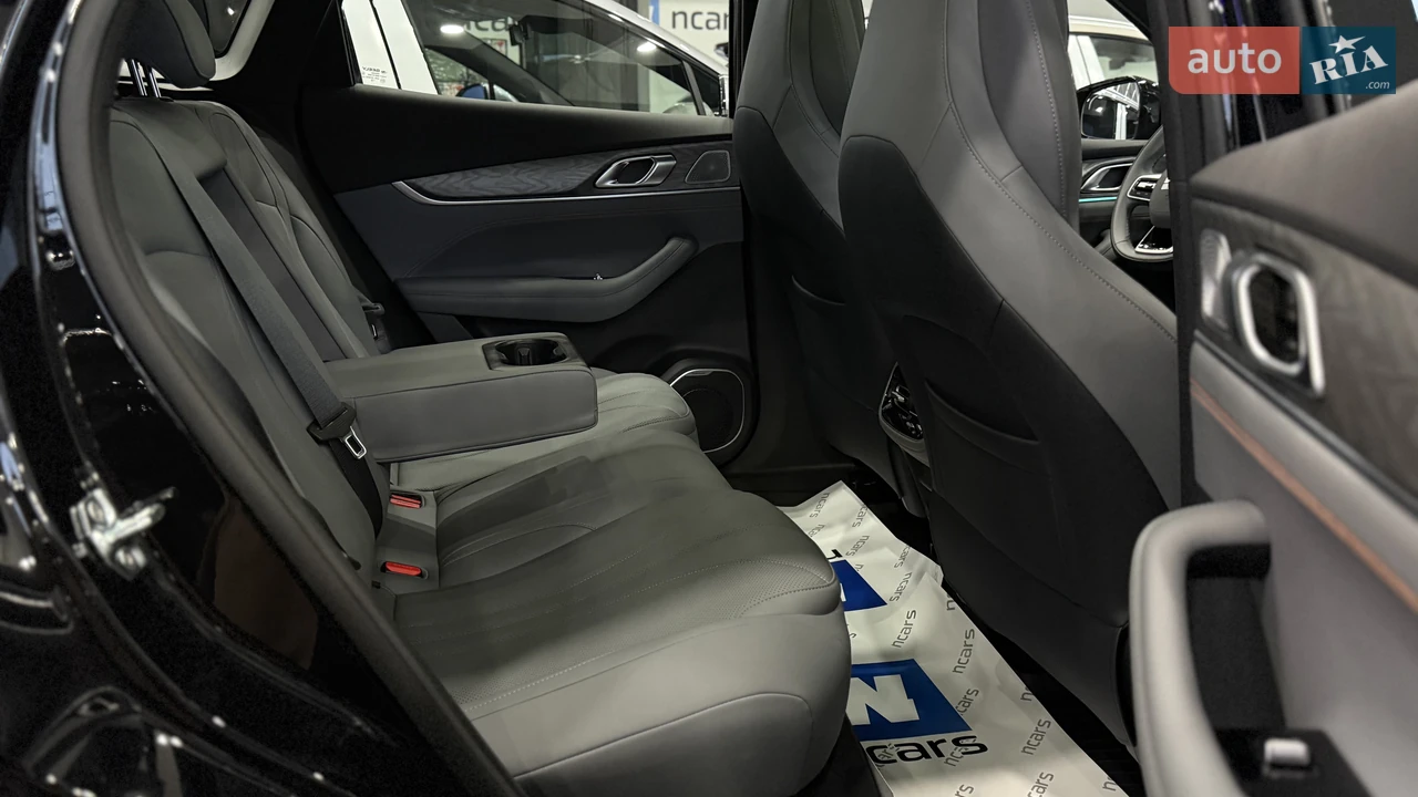 Geely-26